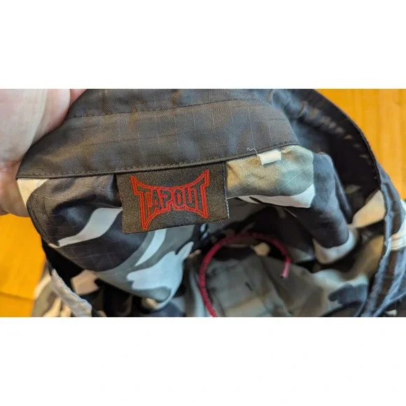 Y2k Tapout MMA Fight Shorts Mens 34 Grey Camo Ripstop Embroidered Logo Red Black - Picture 3 of 9